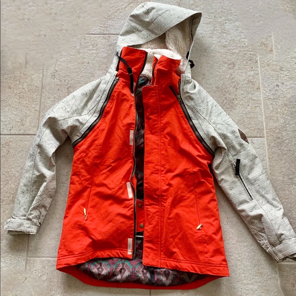 686 Ski/Snowboarding Jacket w/ Removable Sleeves